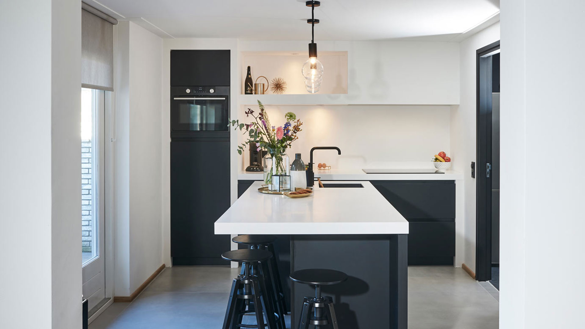 Compacte open keuken met eiland